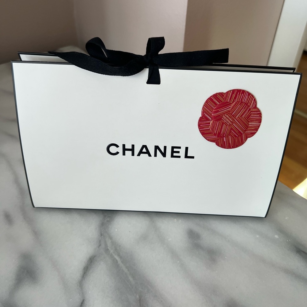 Chanel paper box / bag
